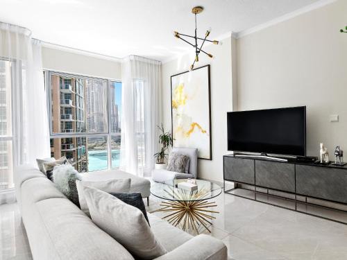 Trade Centre 1 Apartment | Panorama Luxe Retreat 2BDR Burj Khalifa & Fountain Views