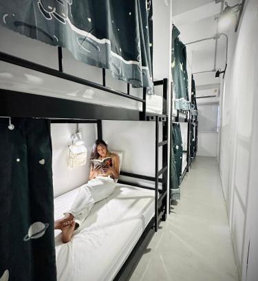 Thong Sala Hostel | Prachan Hostel