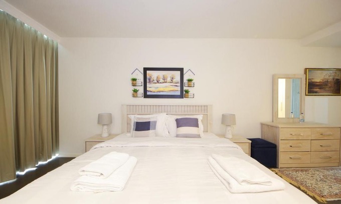 Jadaf Apartment | Signature Holiday Homes - Luxury 3 Bedroom Apartment D1 Tower Waterfront View