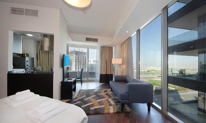 Dubai Sports City Apartment | Signature Holiday Homes - Luxurious Studio Apartment Matrix Tower