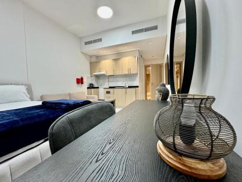 Bur Dubai Apartment | Sleep 3 Walk to ADCB metro