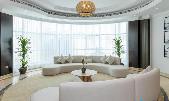 Jumeira 3 Hostel | Sunset Beach Oasis - Private & Shared Rooms