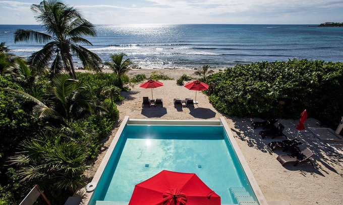 Akumal House | Tao Inspired Living, Beach 50 mts, Beach Club In front,Activities & Restaurants!