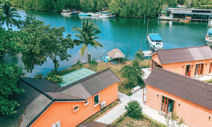 Ko Kood Hostel | The Little White Bird Traveller Hostel