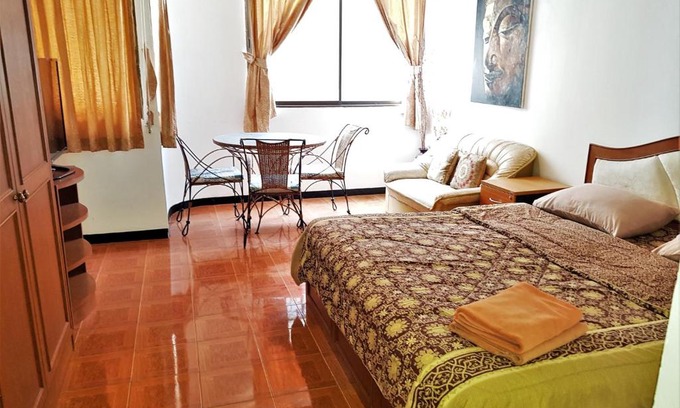 Jomtien House | Thepthip Mansion Pattaya 5th floor studio apartment