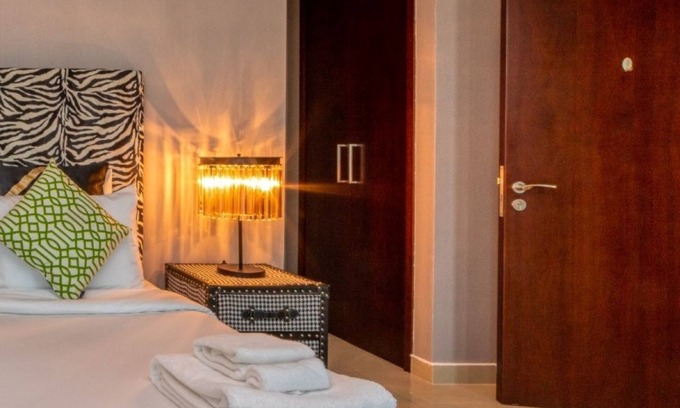 Downtown Dubai Apartment | Top Floor 1BR Apartment (Partial Burj Khalifa & Fountain Views)