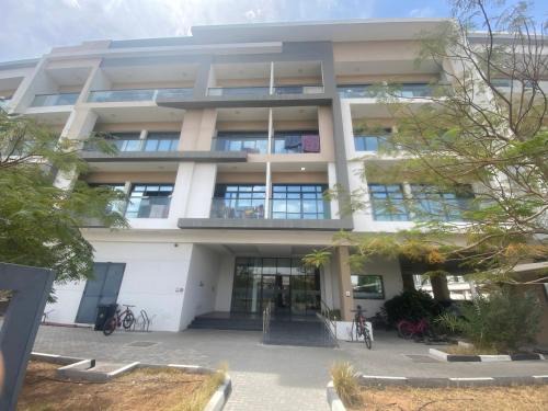 Dubai Investment Park Apartment | Wow Amazing Hostel ,1Bed in Male Dormitory,1min Dip Metro Station And Souq , Airport Shuttle