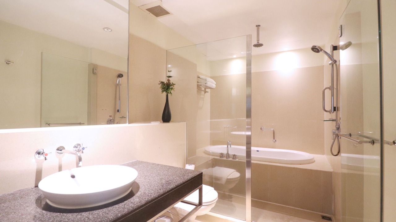 Photo of Bathroom in Embassy District