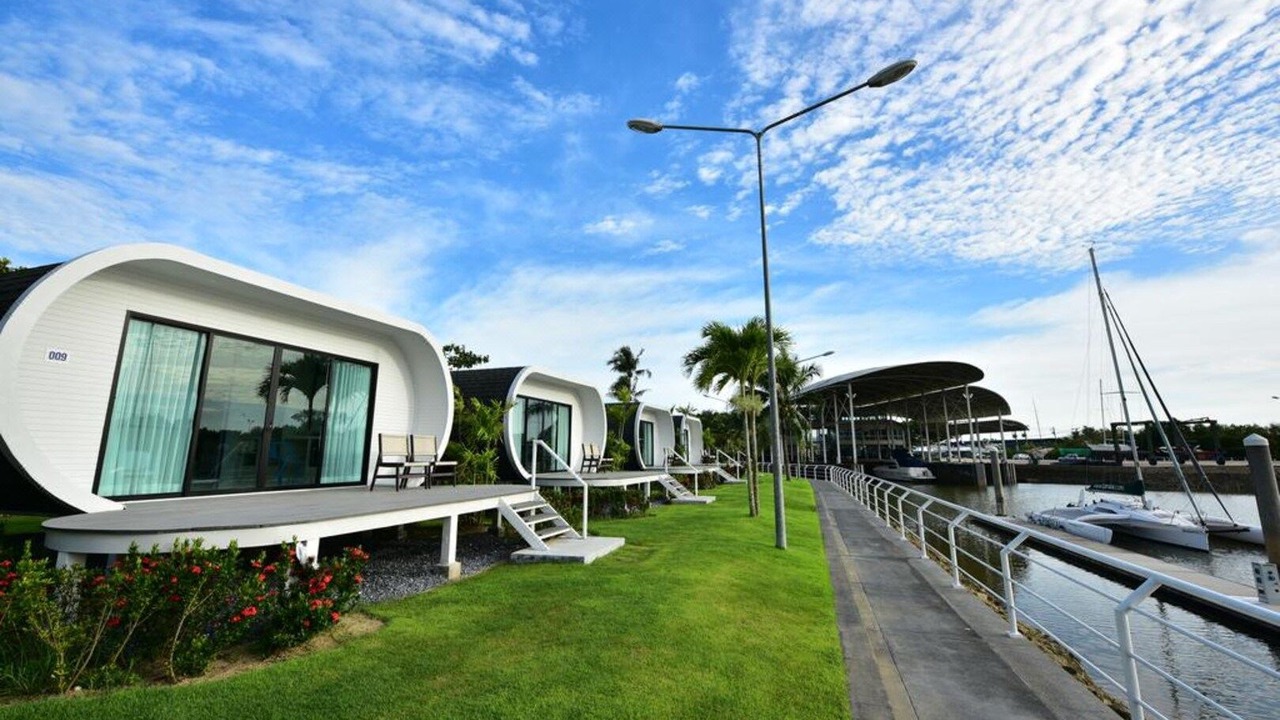 Photo of Buildings in Nuea Khlong