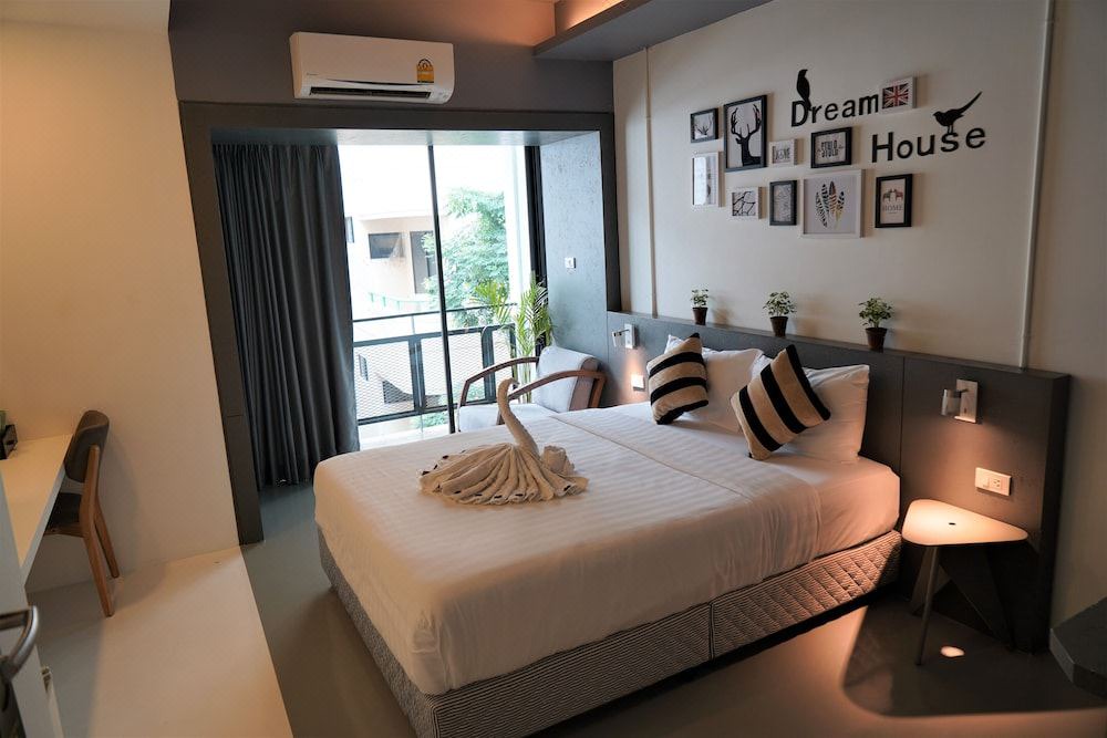 Photo of Bedroom in Embassy District