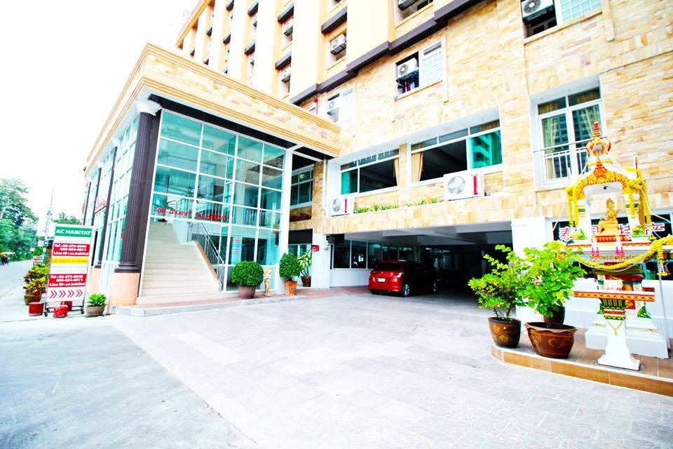 Photo of Buildings in Ramkhamhaeng
