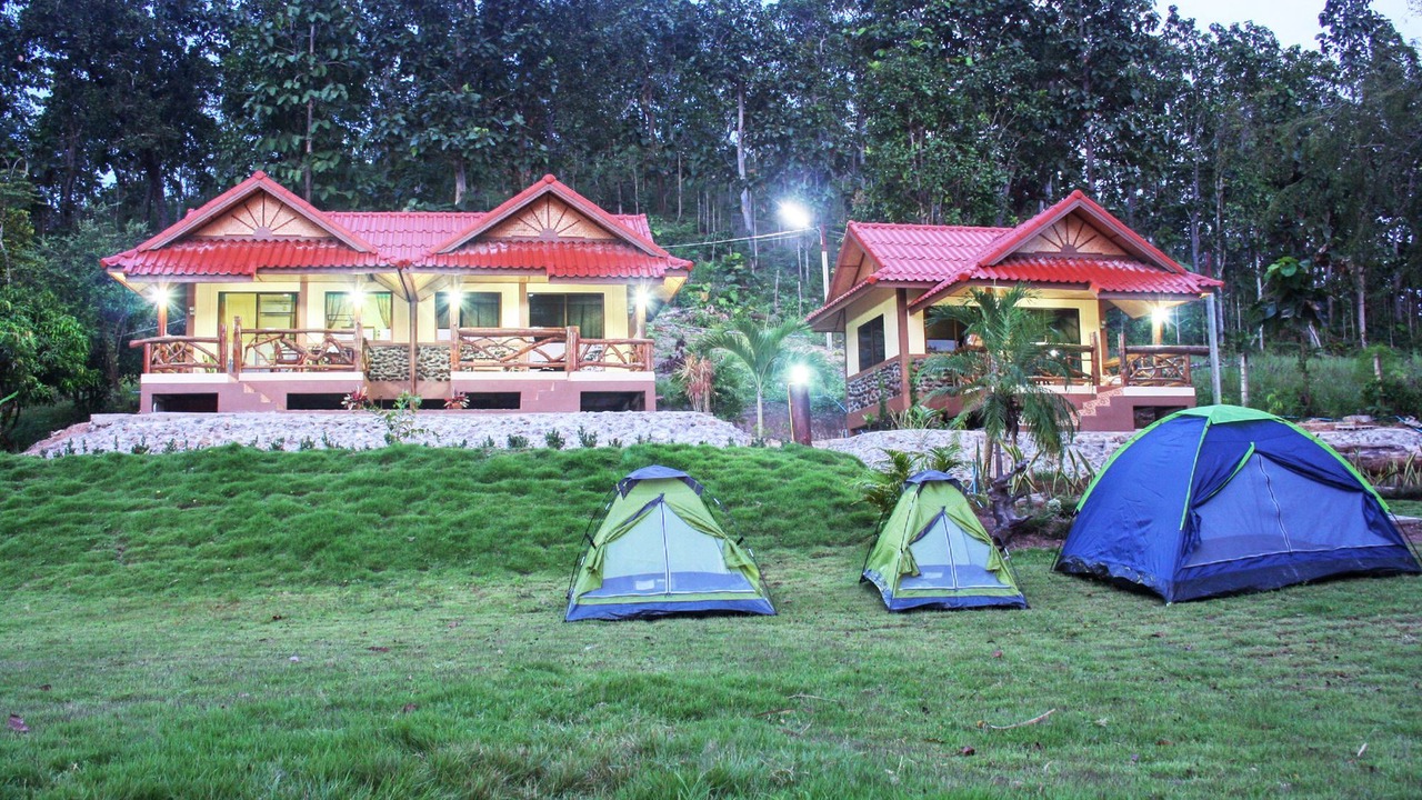 Photo of Buildings in Mae Hong Son