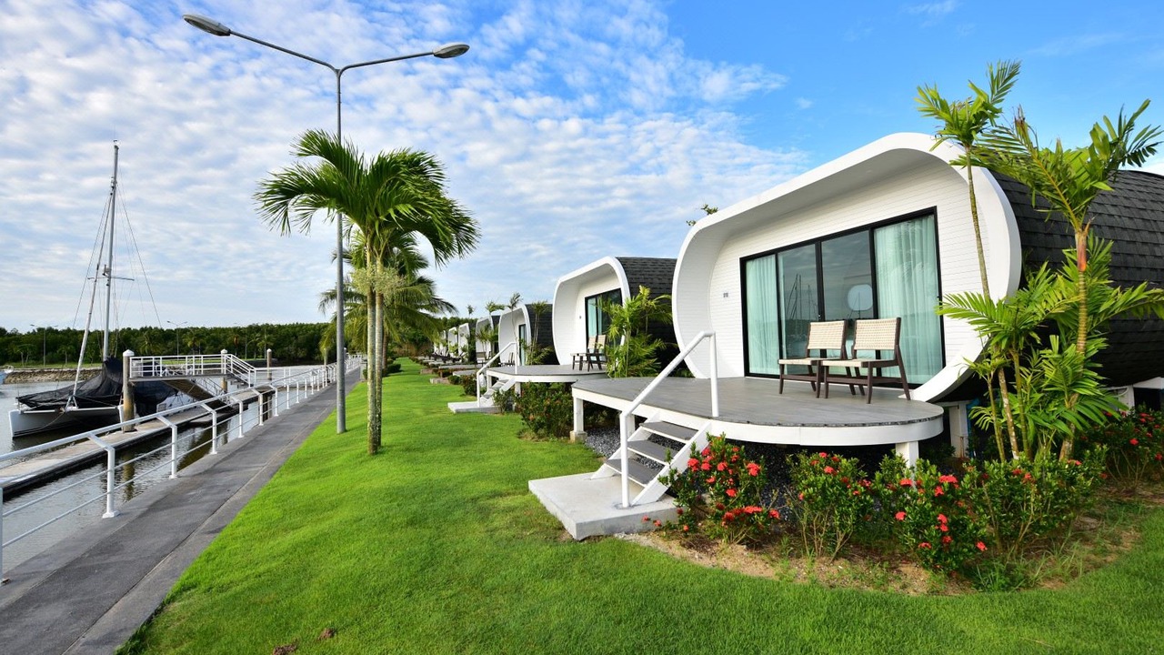 Photo of Buildings in Nuea Khlong