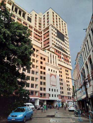 Photo of Buildings in Phra Khanong Nuea