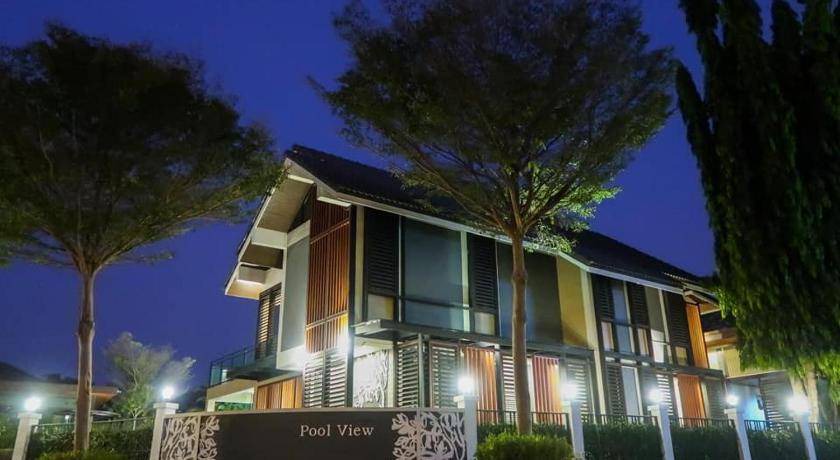 Photo of Buildings in Lop Buri