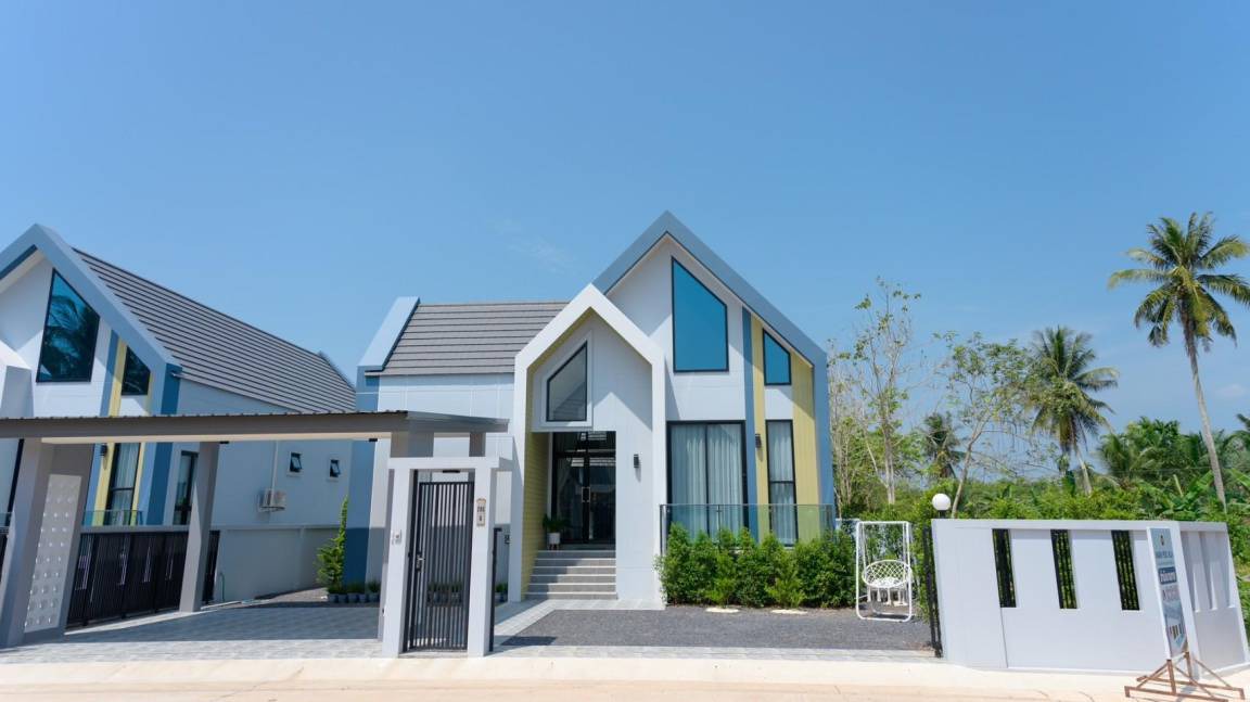 Photo of Buildings in Surat Thani