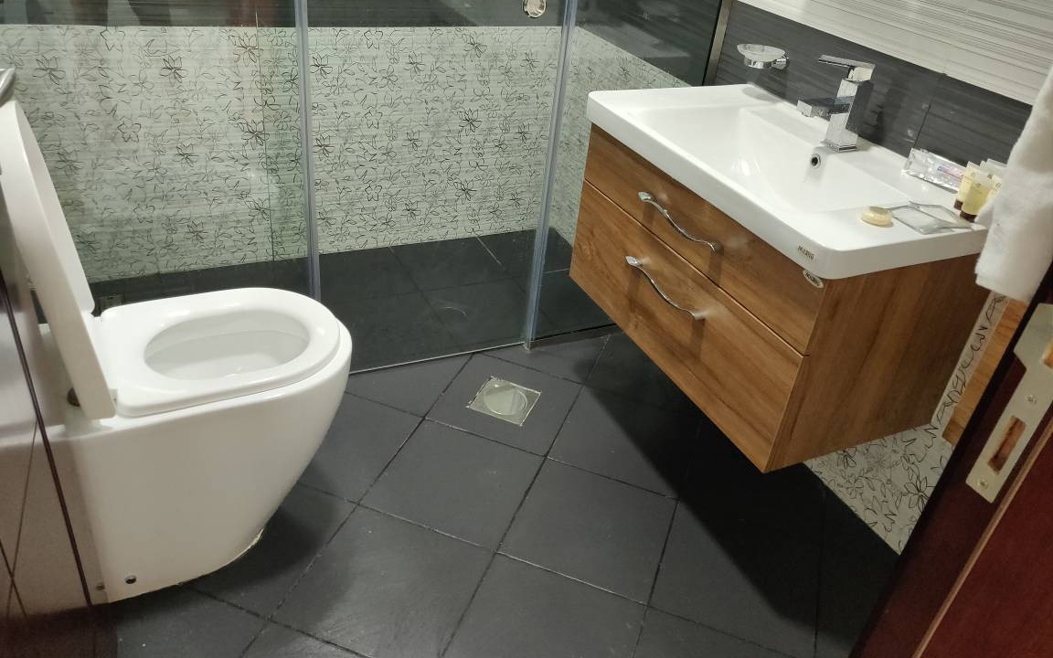 Photo of Bathroom in Discovery Gardens
