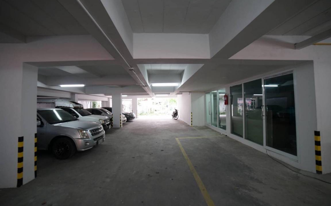 Photo of Buildings in Khanna Yao