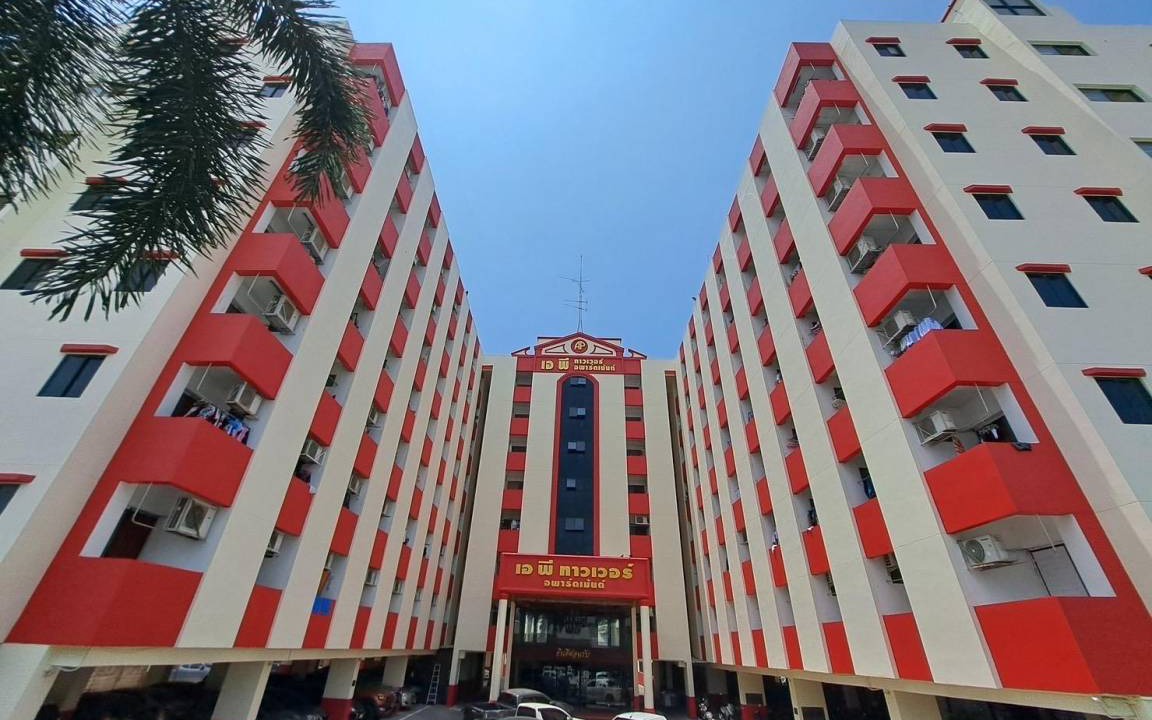 Photo of Buildings in Krathum Baen