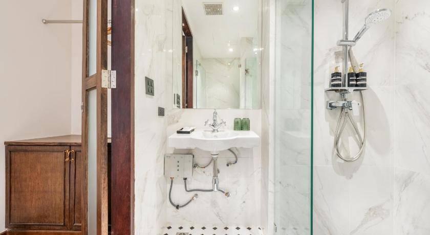 Photo of Bathroom in Samran Rat