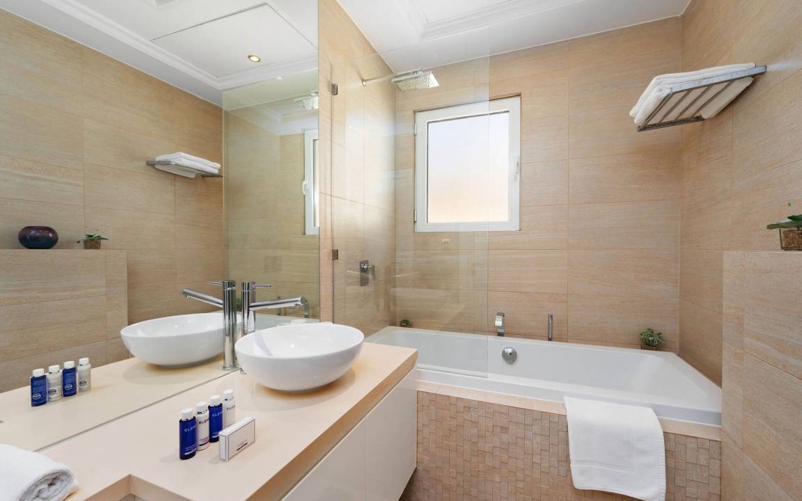 Photo of Bathroom in Palm Jebel Ali