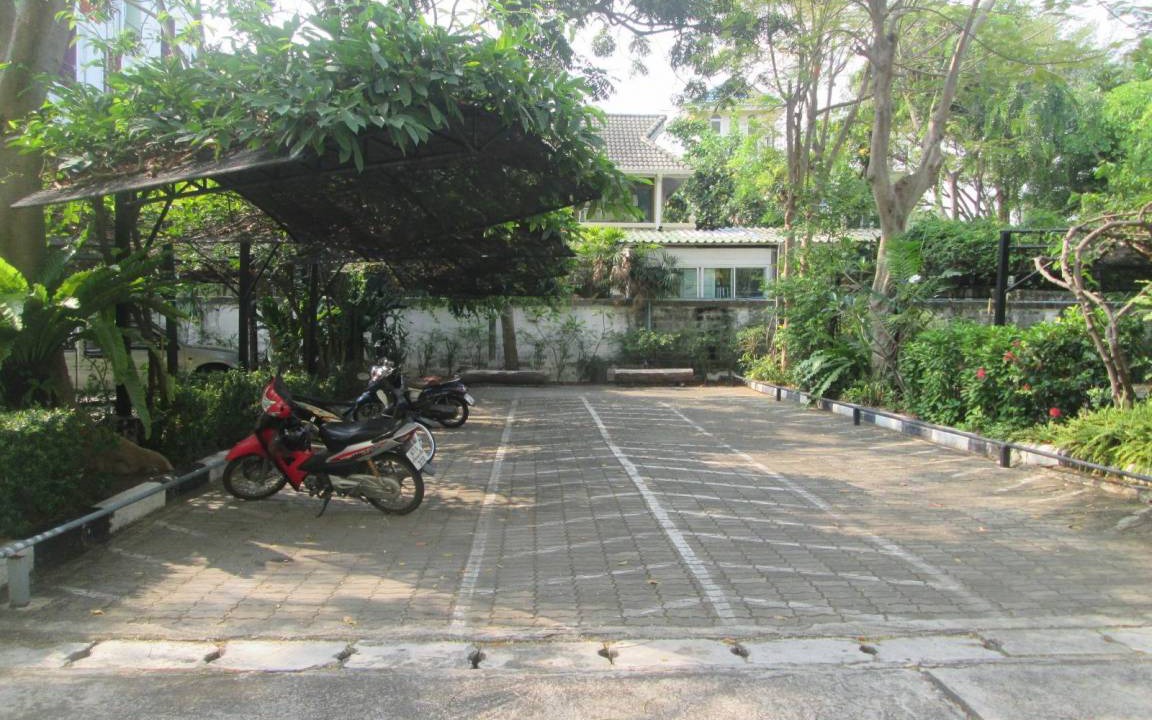 Photo of Outdoor in Saen Suk
