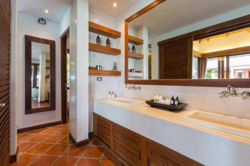 Photo of Bathroom in Plai Laem