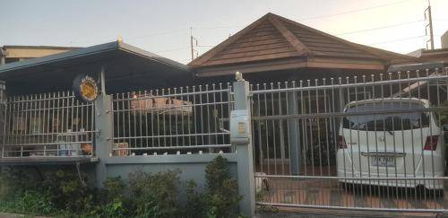 Photo of Buildings in Nuea Khlong