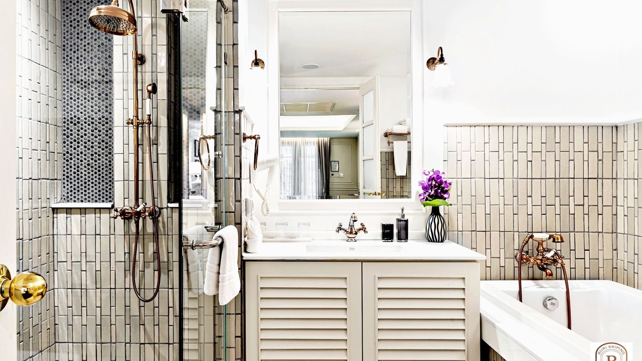 Photo of Bathroom in Wat Ket
