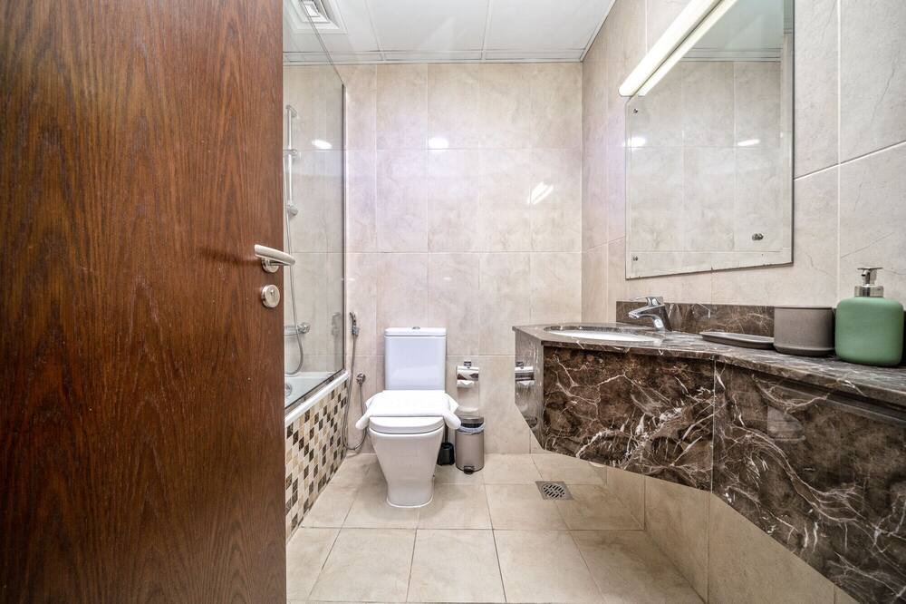 Photo of Bathroom in Discovery Gardens
