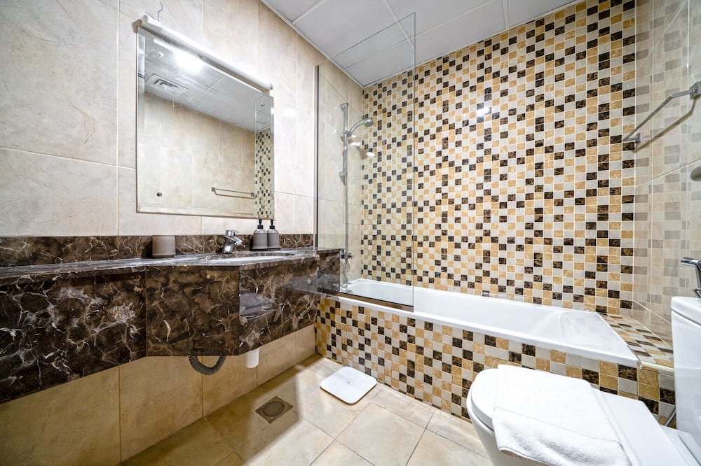 Photo of Bathroom in Discovery Gardens