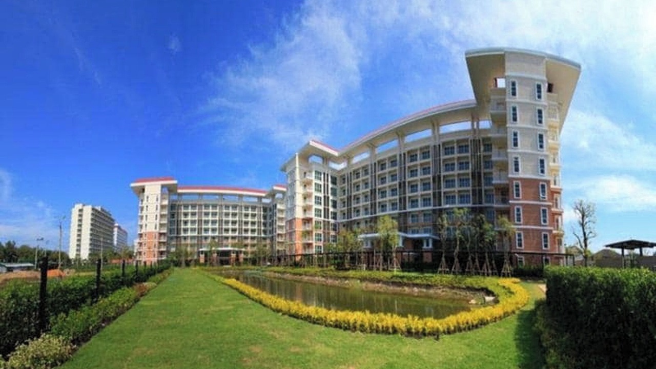 Photo of Outdoor in Khanna Yao