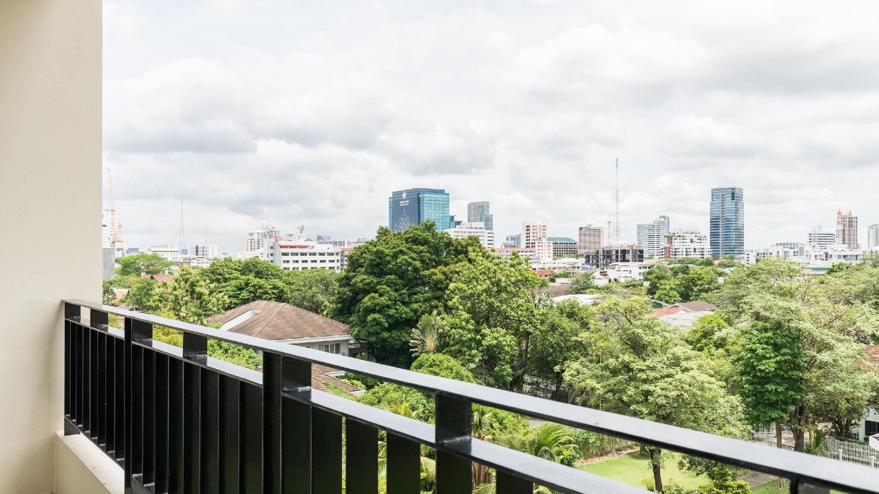 Photo of Patio Balcony in Samsen Nai