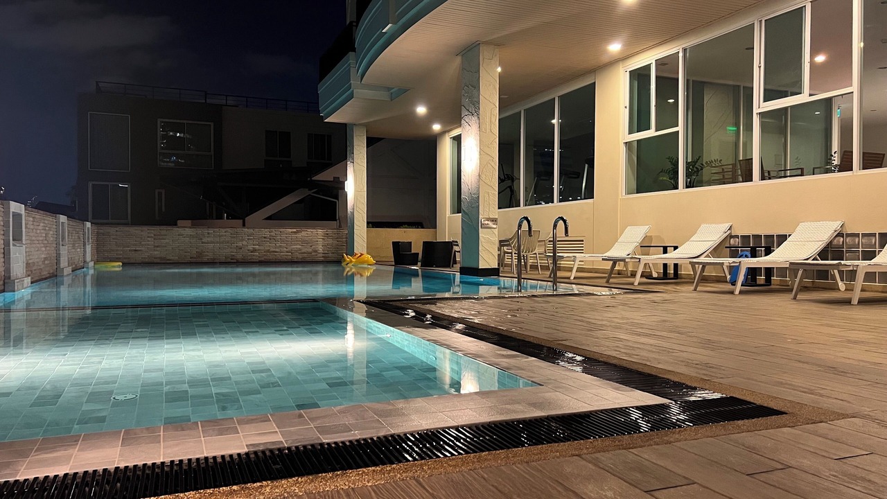 Photo of Outdoor in Samsen Nai