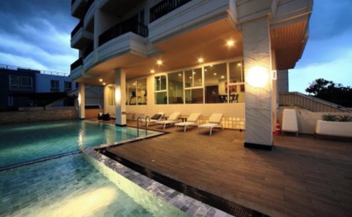 Photo of Outdoor in Samsen Nai