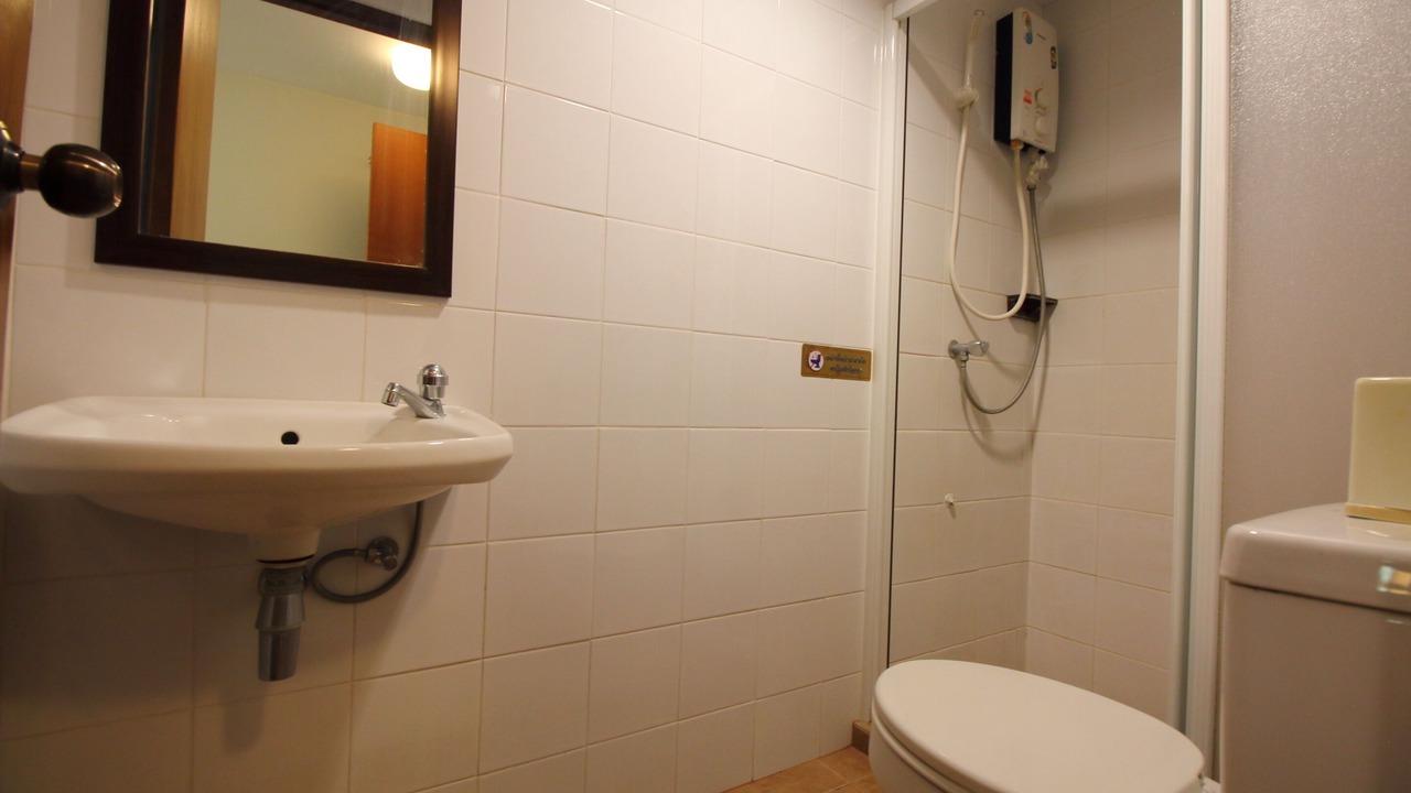 Photo of Bathroom in Wat Bowon Niwet