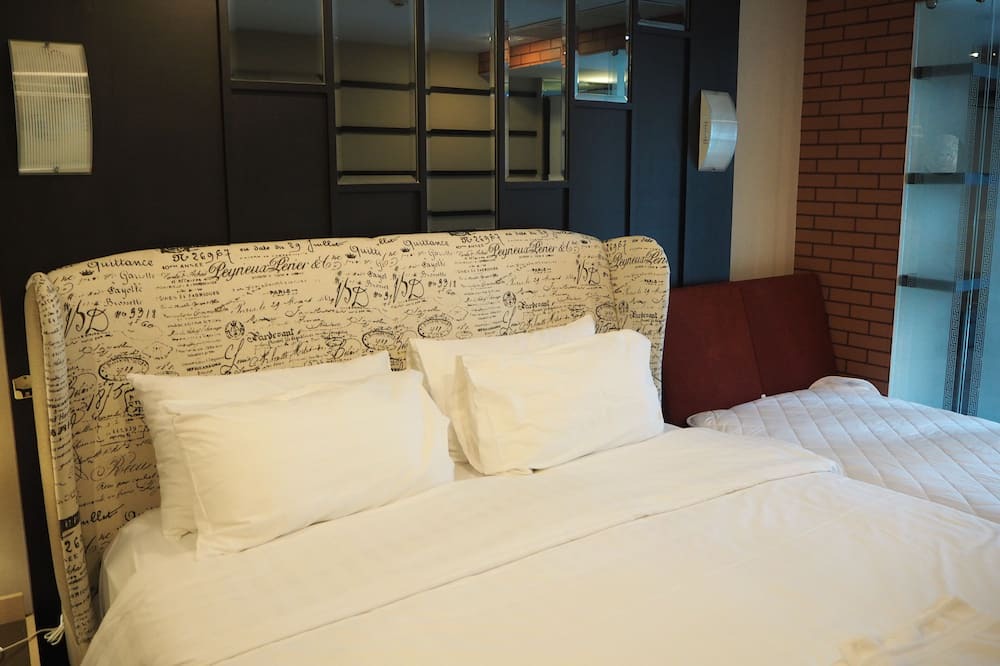 Photo of Bedroom in Khlong Toei Nuea