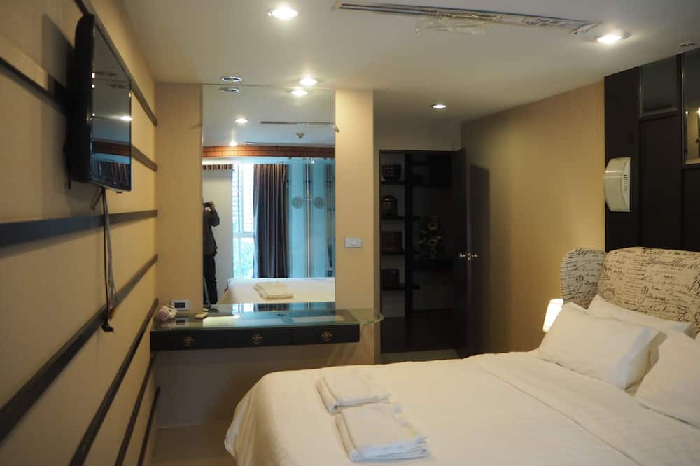 Photo of Bedroom in Khlong Toei Nuea