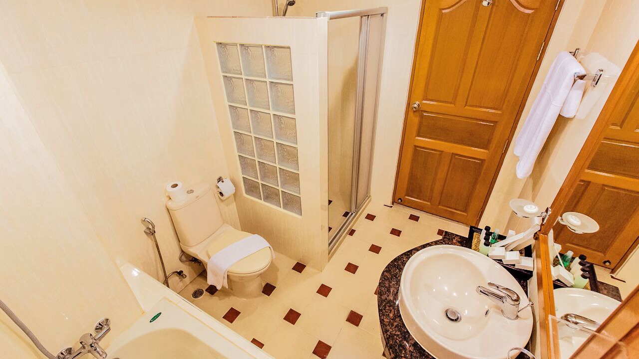 Photo of Bathroom in Ekkamai