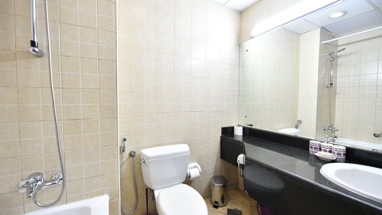 Photo of Bathroom in Discovery Gardens