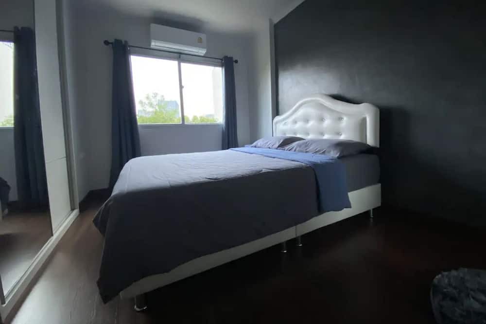 Photo of Bedroom in Phra Khanong