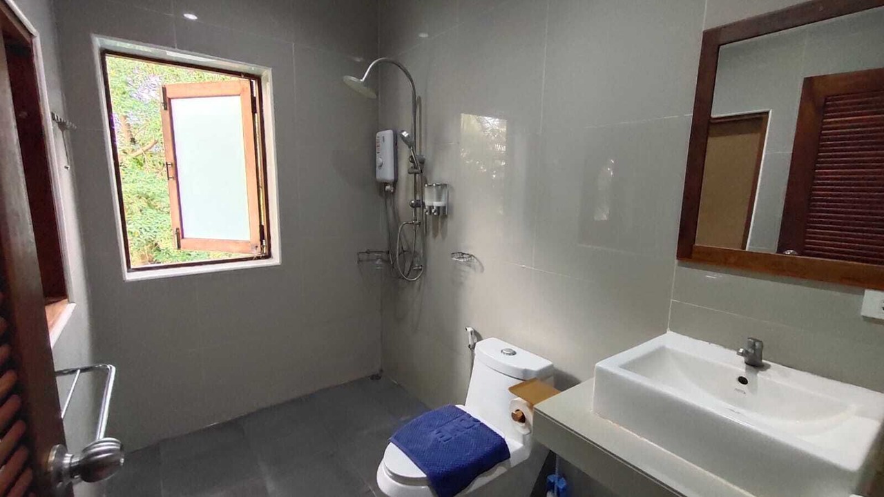 Photo of Bathroom in Wok Tum