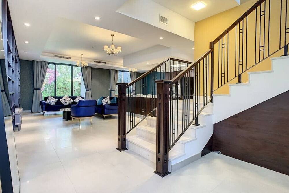 Photo of Livingroom in Motor City