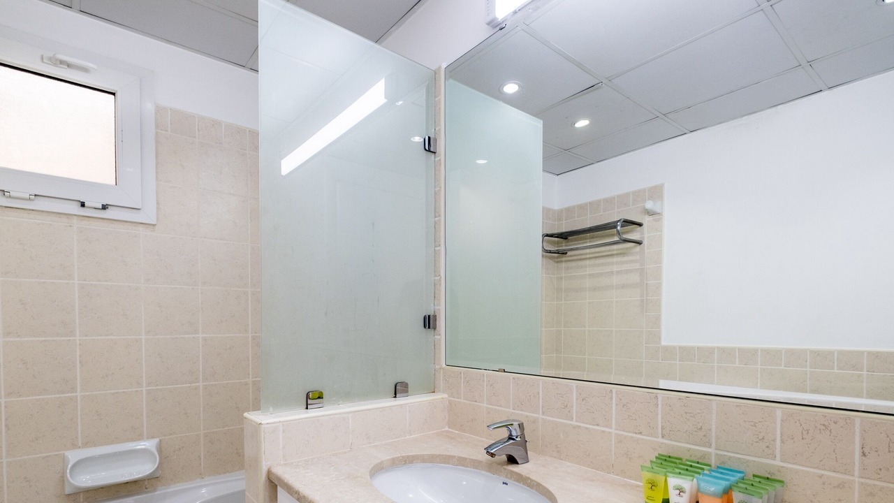 Photo of Bathroom in Emirates Hills