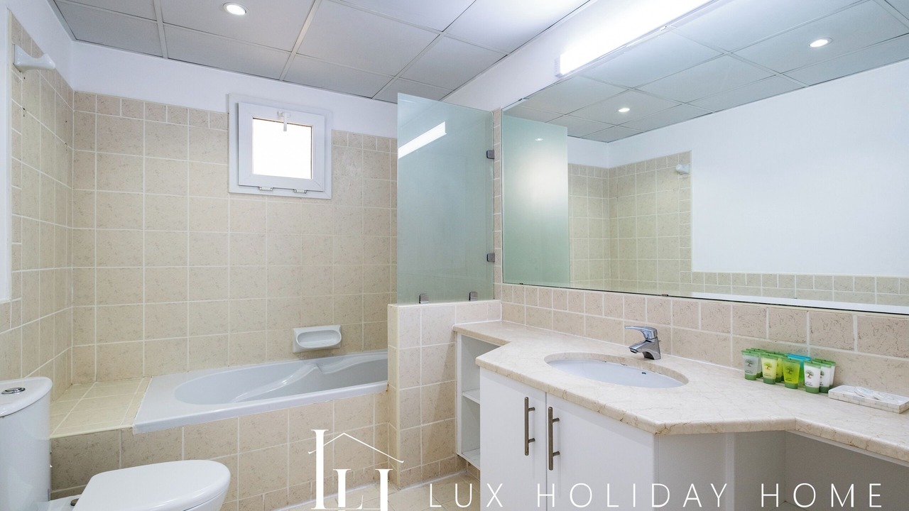 Photo of Bathroom in Emirates Hills