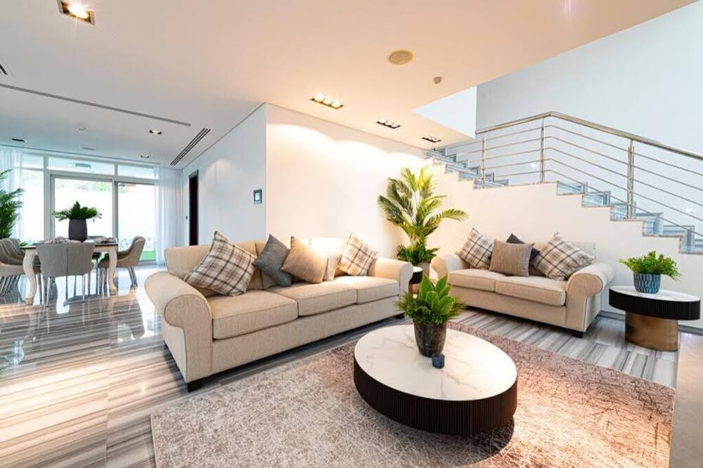 Photo of Livingroom in Al Sufouh 1