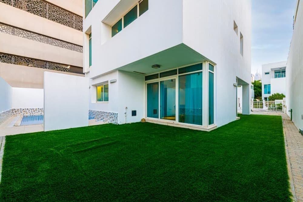 Photo of Outdoor in Al Sufouh 1