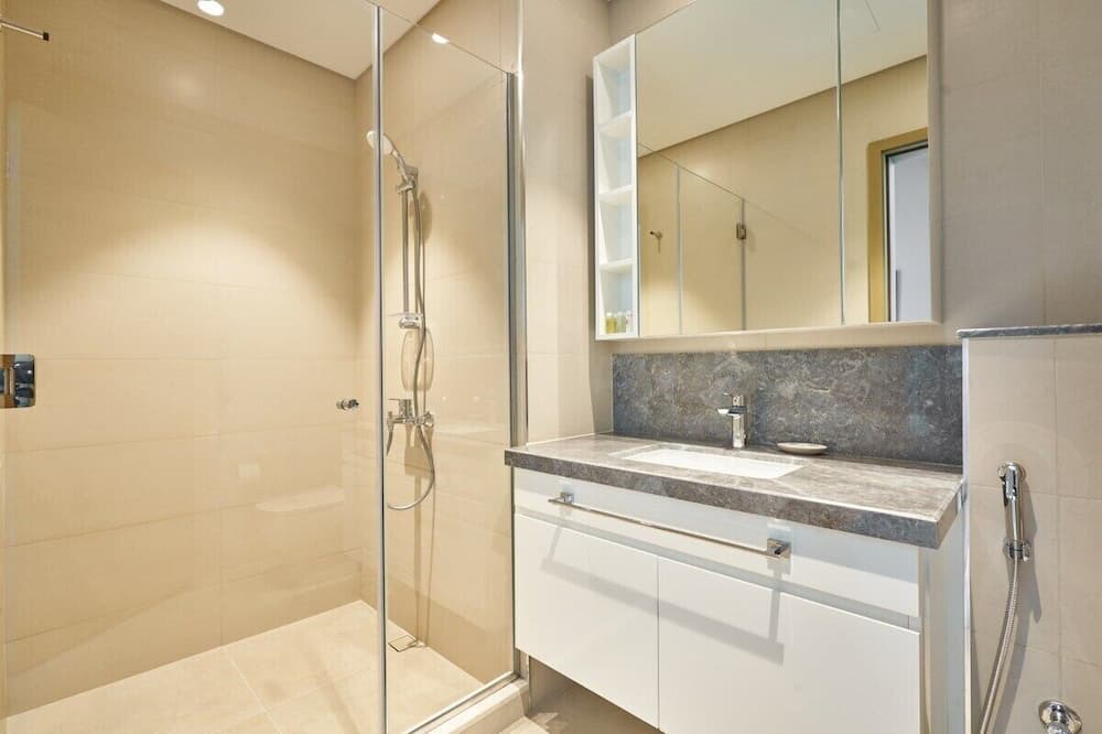 Photo of Bathroom in Za'abeel 2