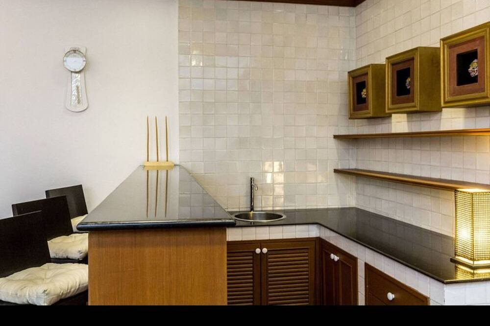 Photo of Kitchen in Khlong Toei Nuea
