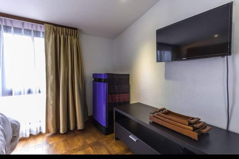 Photo of Bedroom in Khlong Toei Nuea
